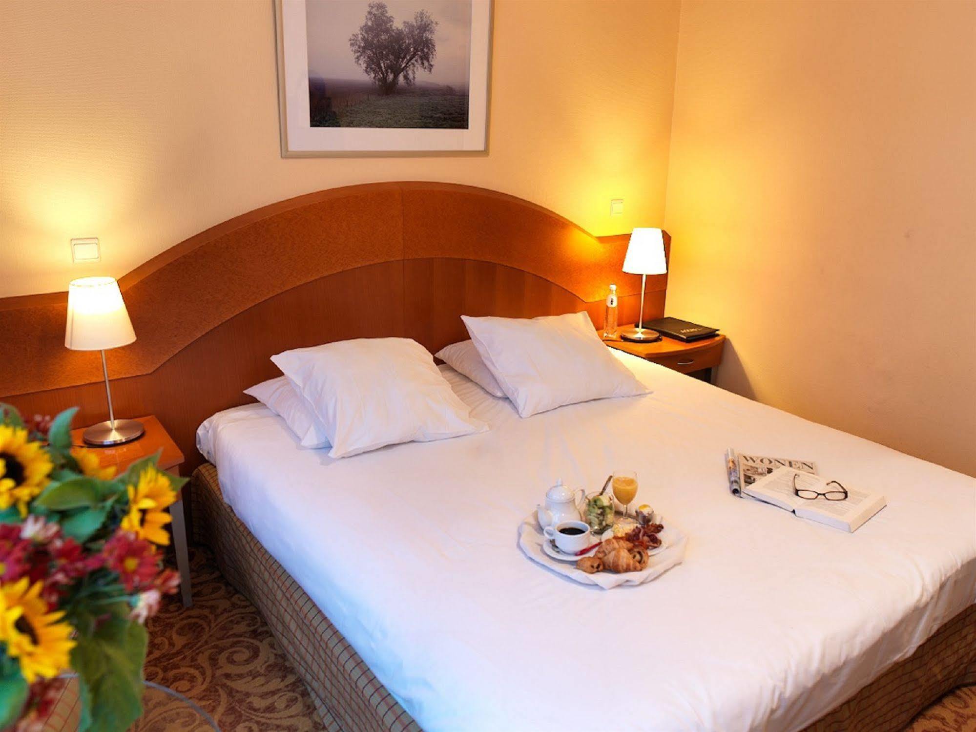 Acces Hotel Ostend Exterior photo